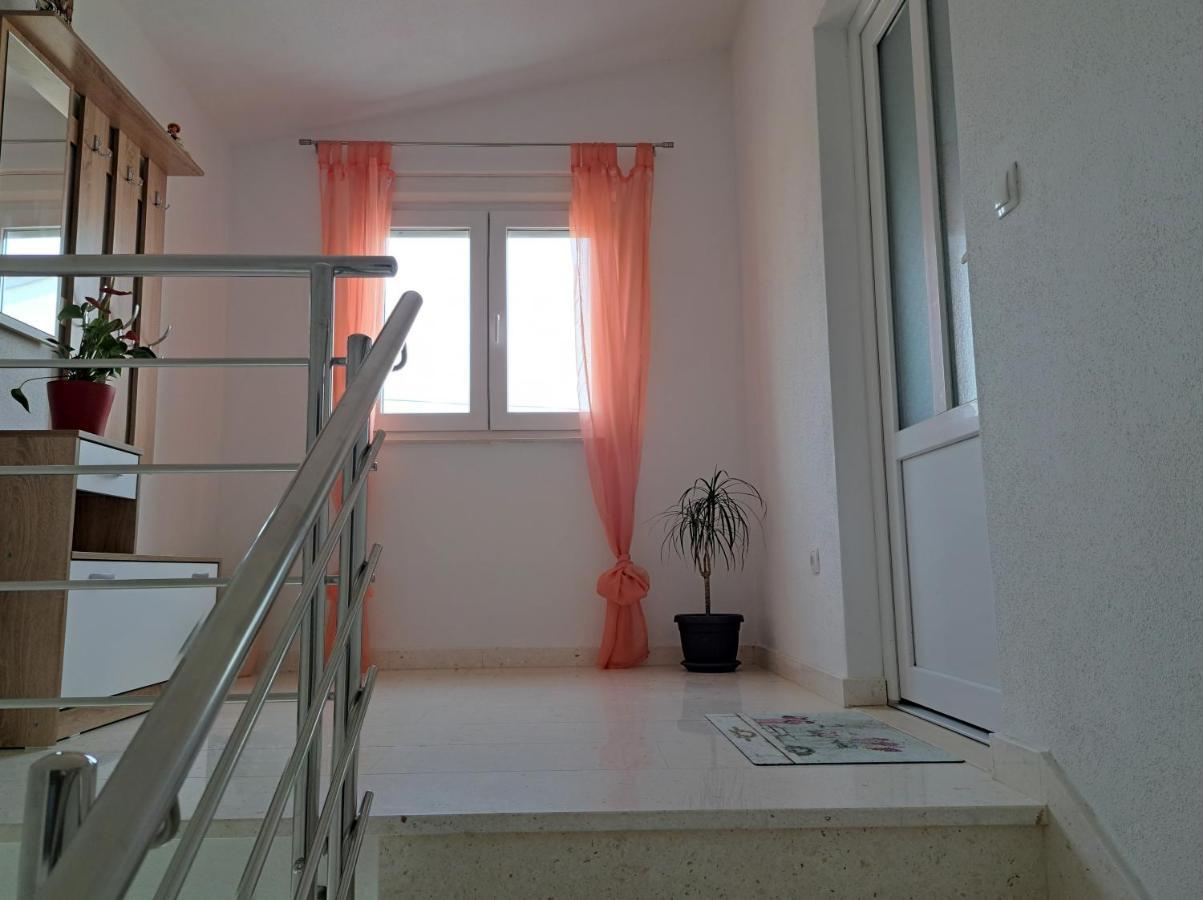 Holiday Apartman Kastela Exterior photo