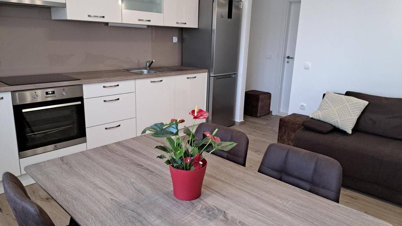 Holiday Apartman Kastela Exterior photo