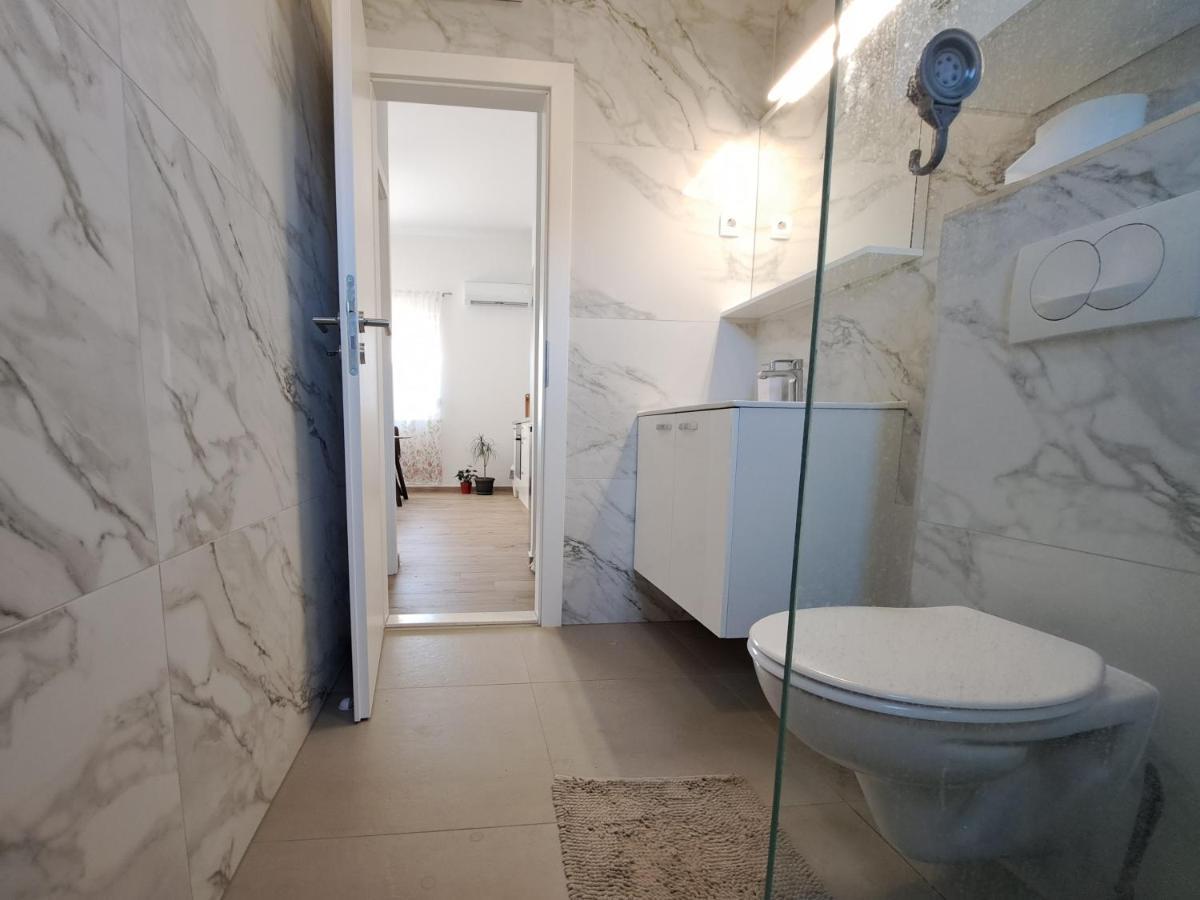 Holiday Apartman Kastela Exterior photo