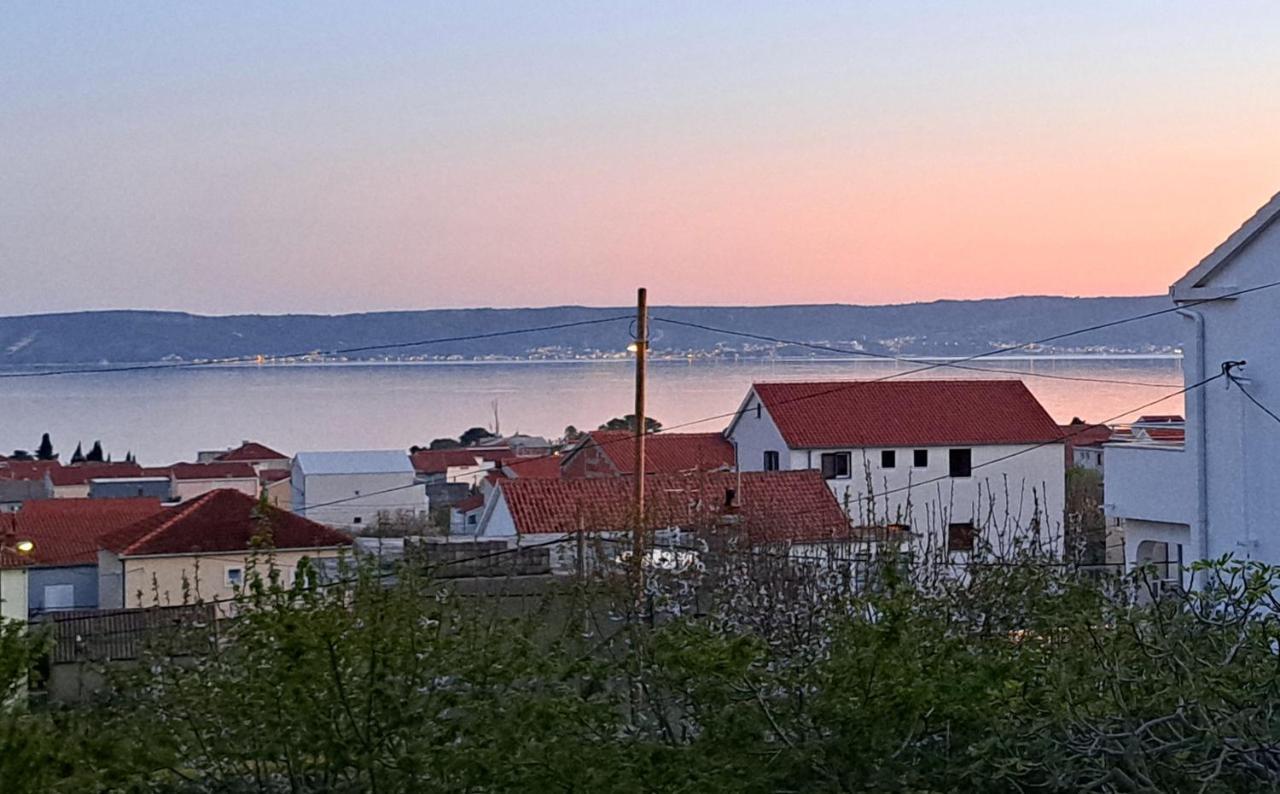 Holiday Apartman Kastela Exterior photo