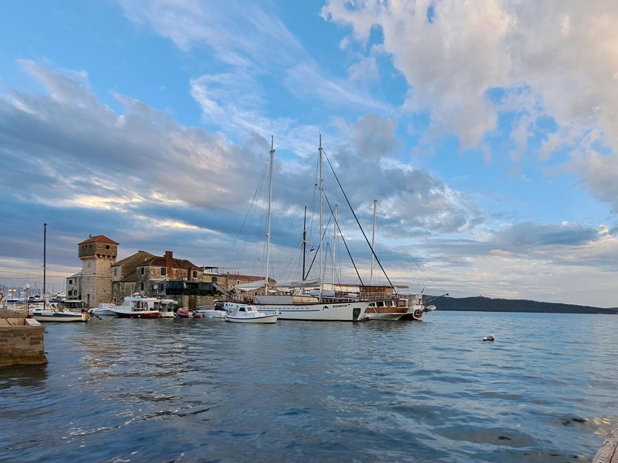 Holiday Apartman Kastela Exterior photo