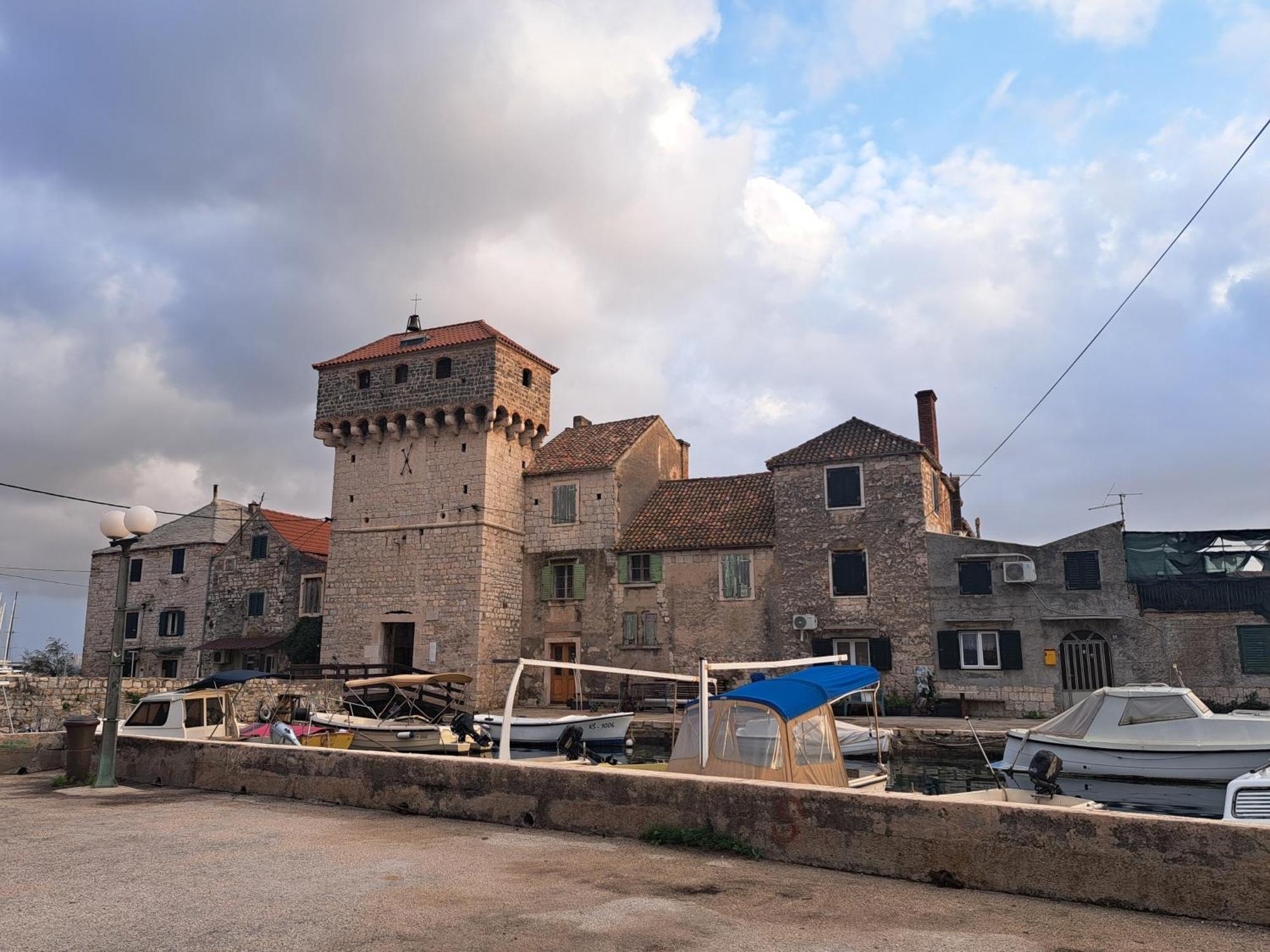 Holiday Apartman Kastela Exterior photo